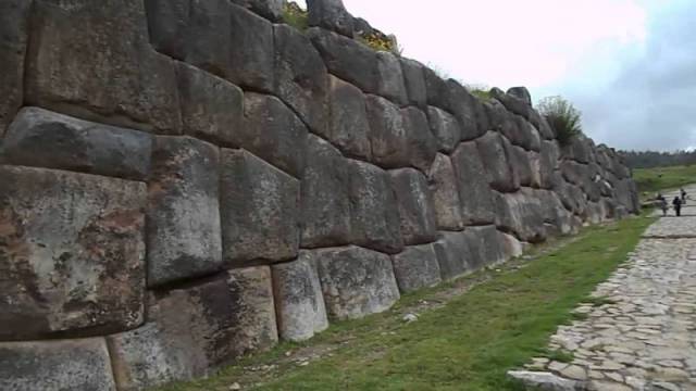 Saksaivamano akmens sienos