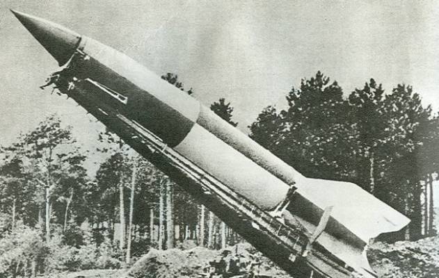 Raketa "Fau-2" sugebanti nešti atomines galvutes